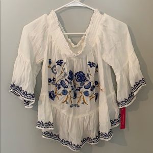 White off the shoulder flower designed blouse